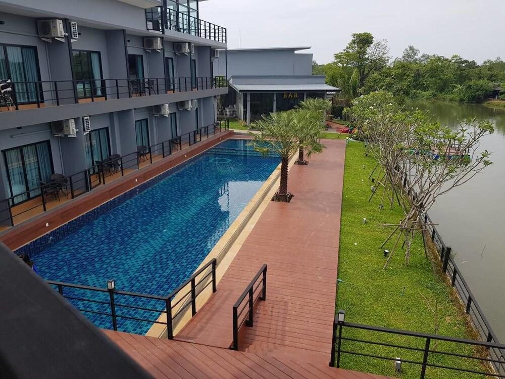 Phuengluang Riverside Hotel Chanthaburi