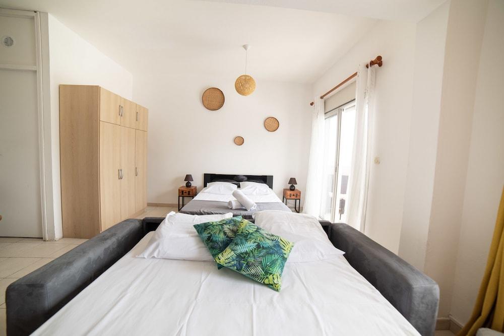Le Calou, Studio vue Mer et Montagne, Sainte-Clotilde, Keylodge Réunion Room
