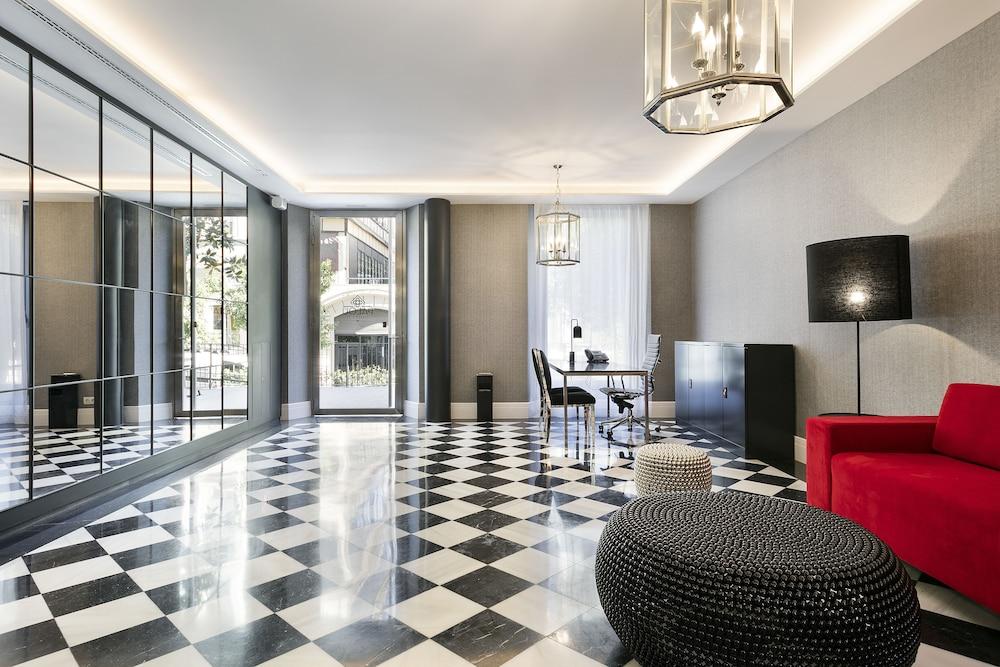 Murmuri Residence Mercader Lobby Sitting Area
