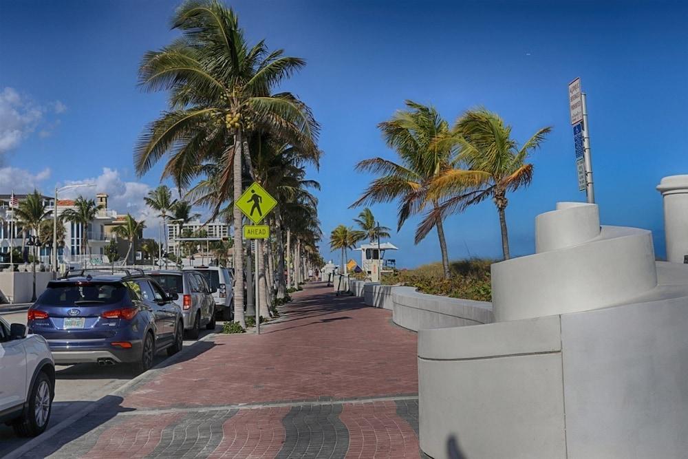 Boca Chica Frank`s Key West Experience Exterior