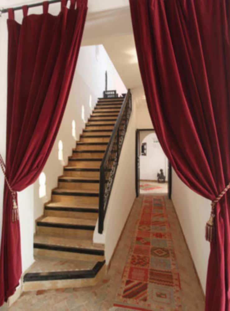 Riad Dar Foundouk & Spa Check-in/Check-out Kiosk