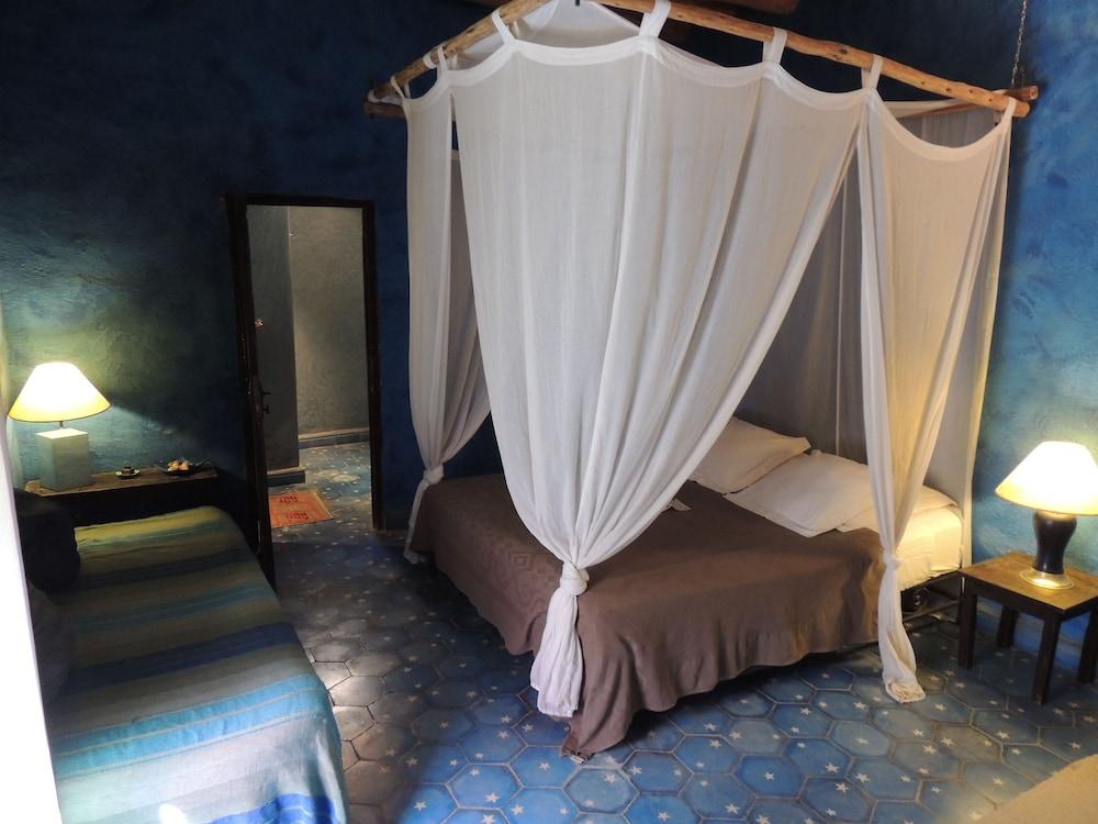 Dar Qamar Room