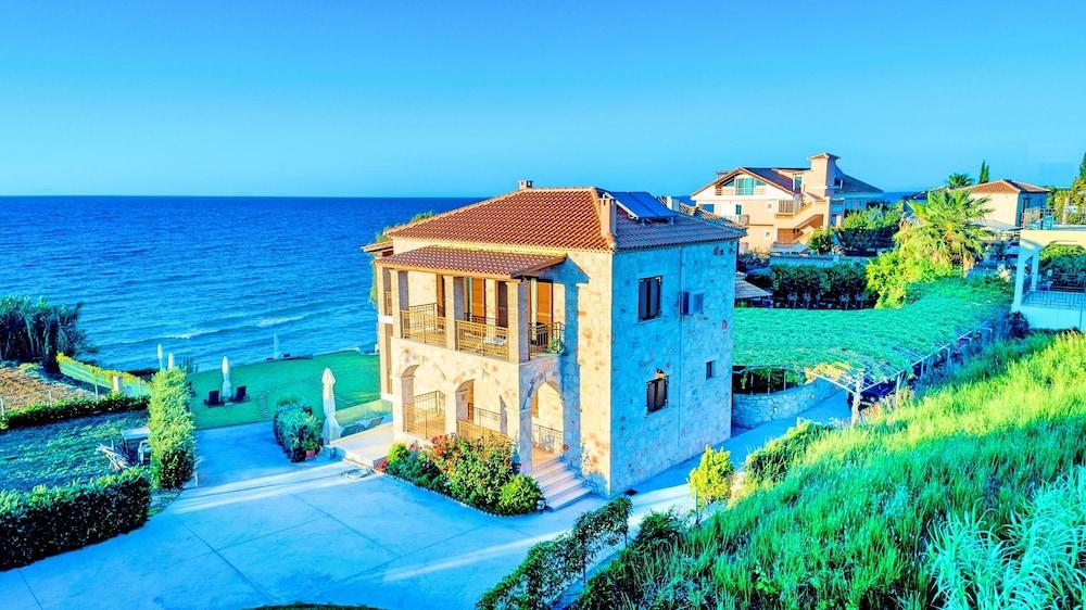 Villa Mare Psarou with Private Beach