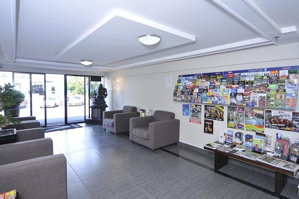 Apollo Hotel Rotorua Interior Entrance