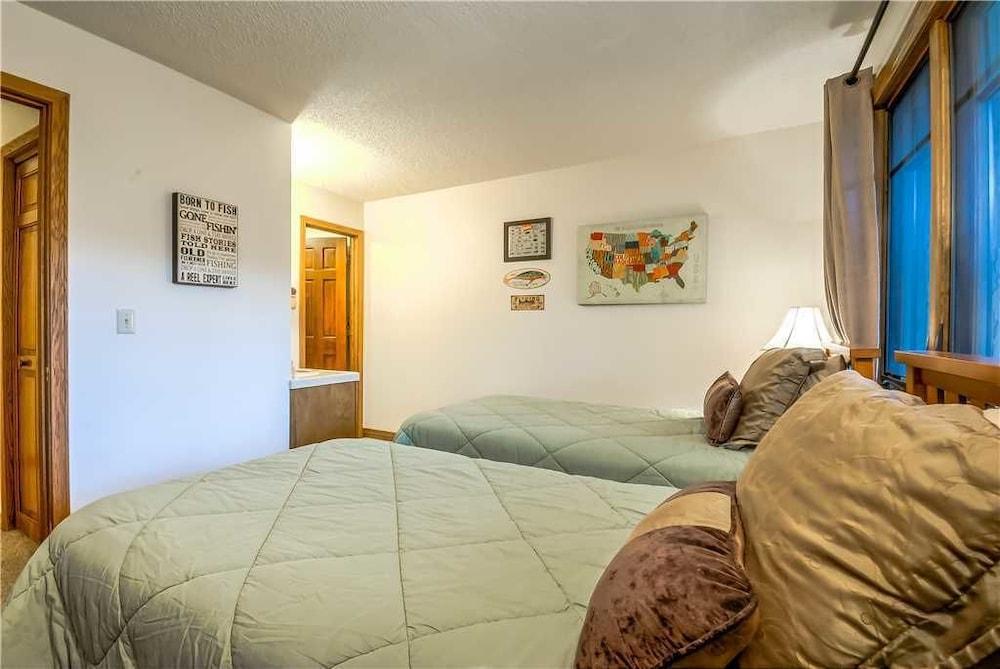 Phoenix 125 Room