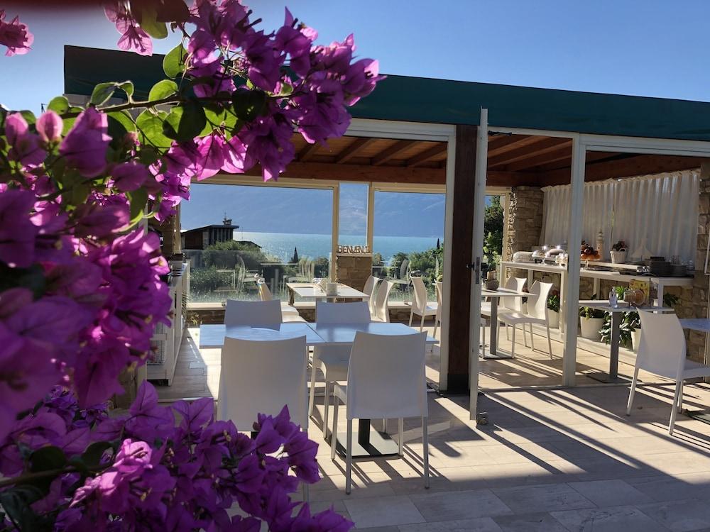 لا كاسكاتا نيغلي أوليفي