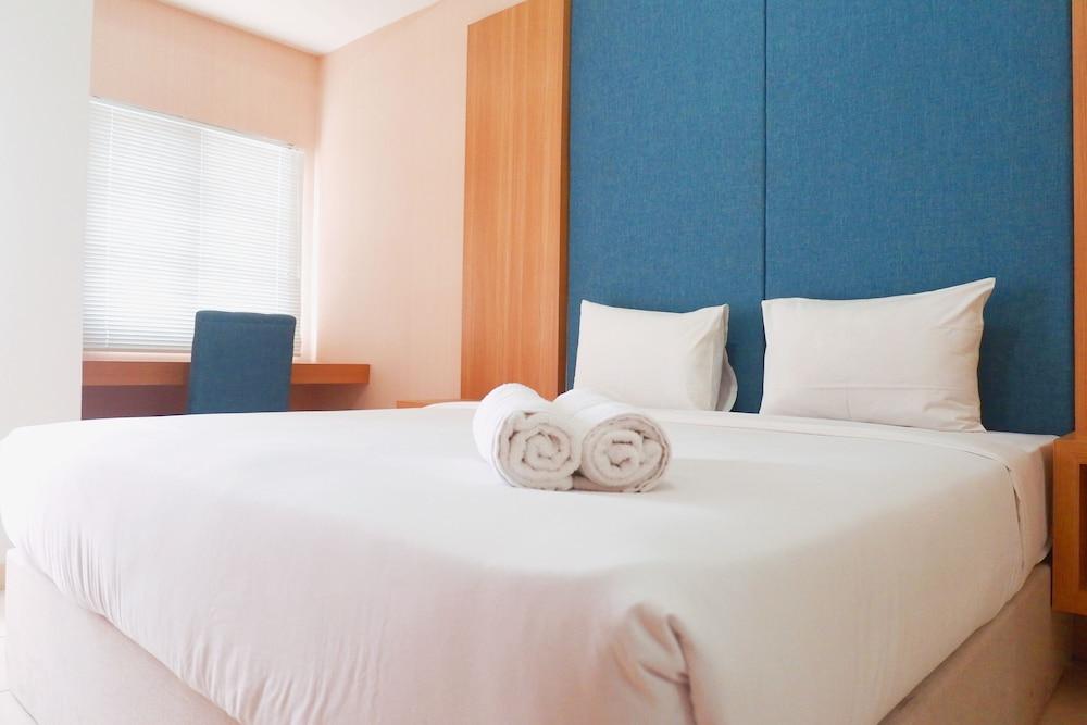 Spacious Studio Apartment at Pavilion Permata Room