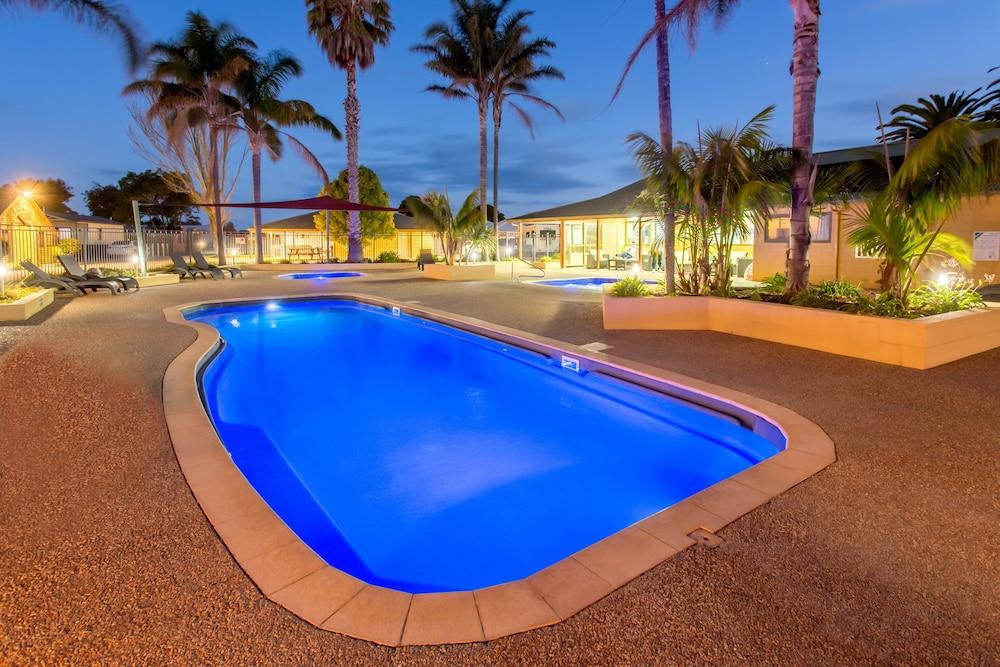 BIG4 Whiters Holiday Village Outdoor Pool