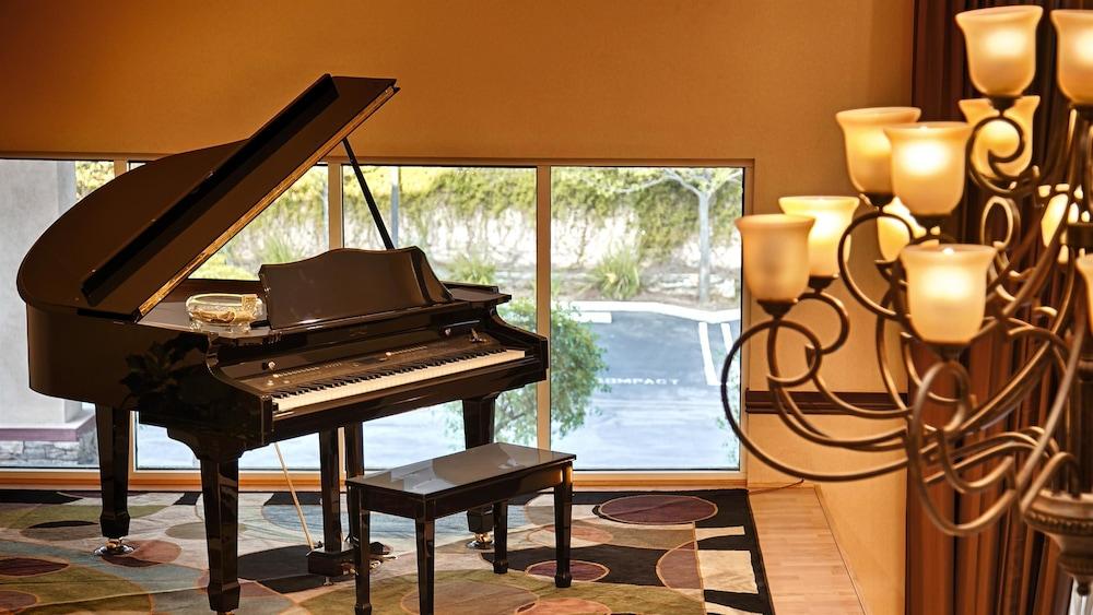 Best Western Route 66 Glendora Inn Lobby