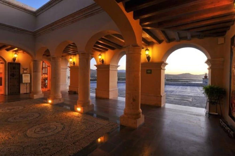 Paradise Family Suite at Cabo San Lucas Property Grounds