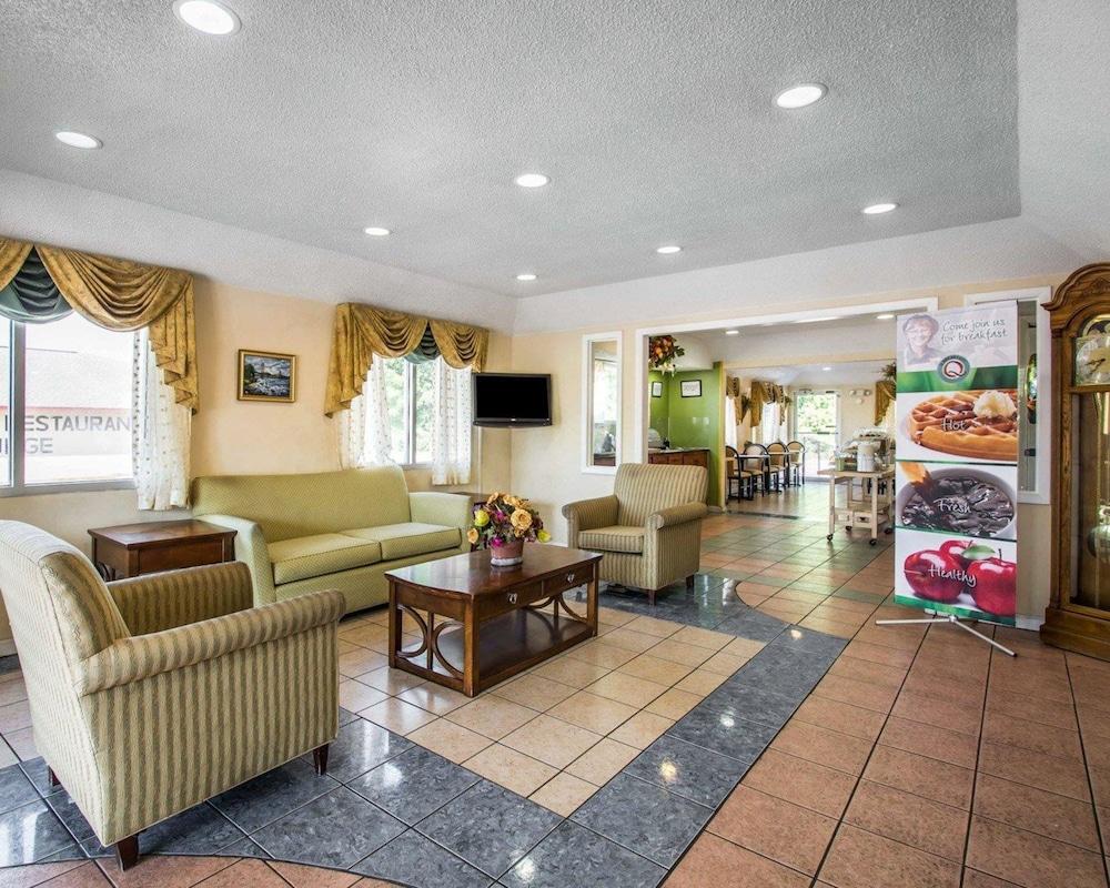 Quality Inn Lobby