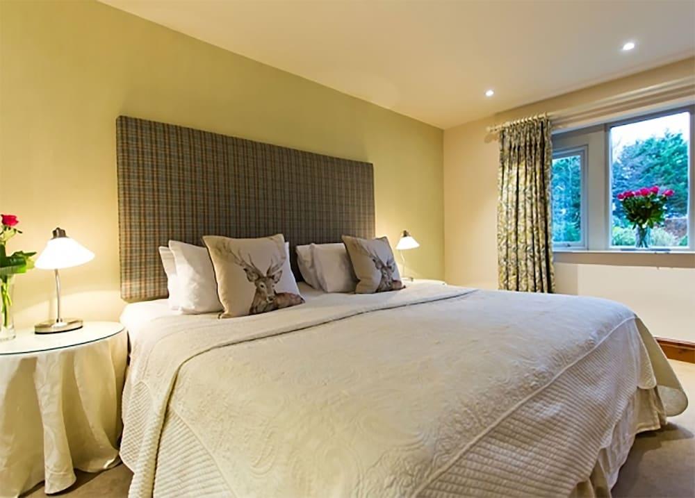 Gibbon Bridge Room