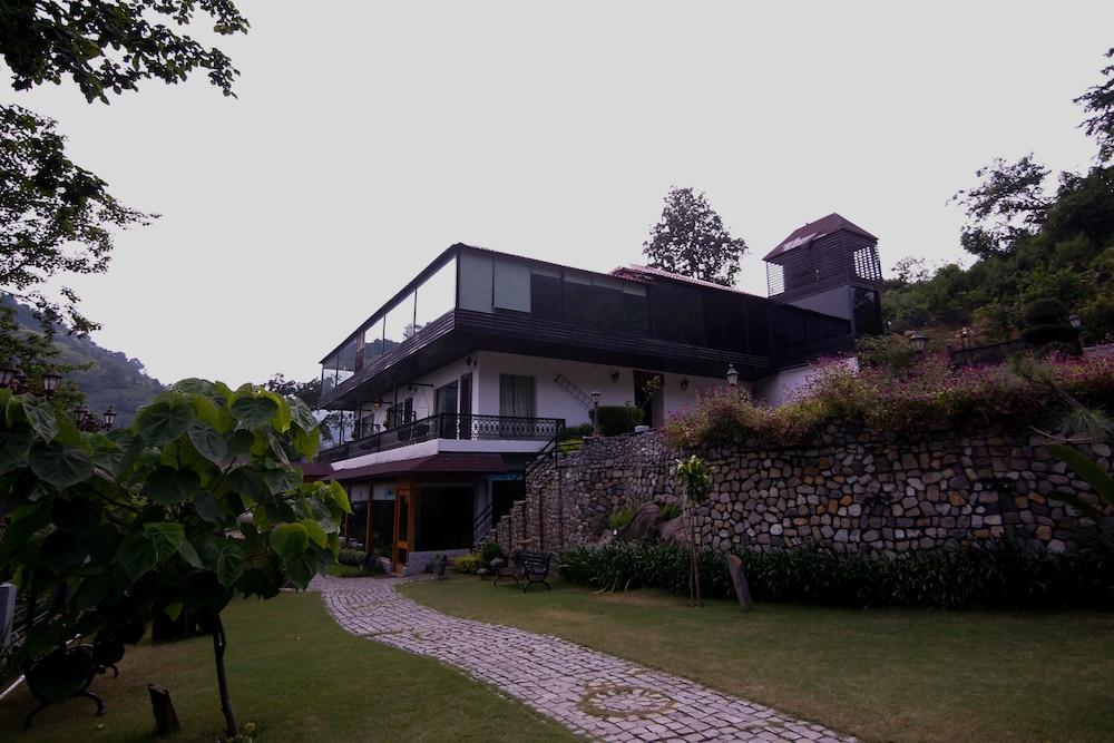 Shaantam Resorts & Spa Exterior