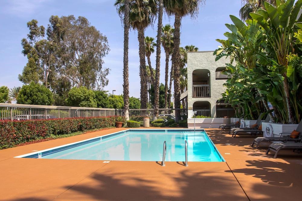 Quality Inn Riverside near UCR and Downtown Outdoor Pool