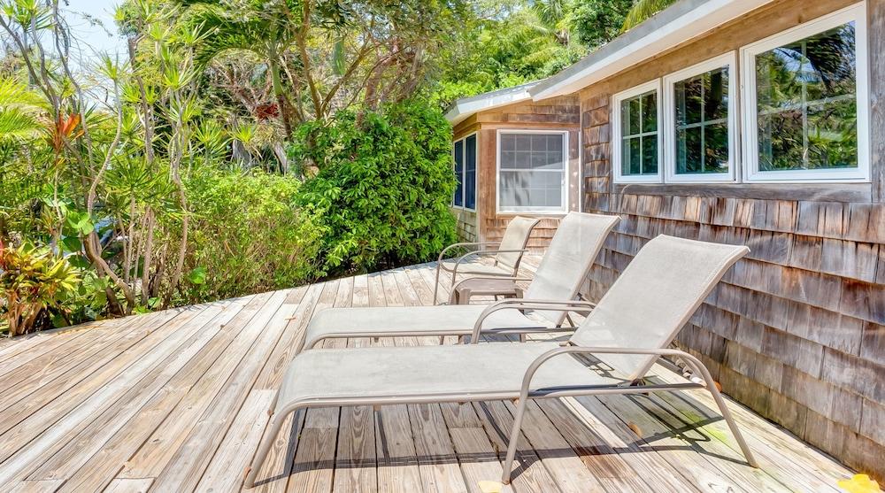 Charm-captiva Sundeck