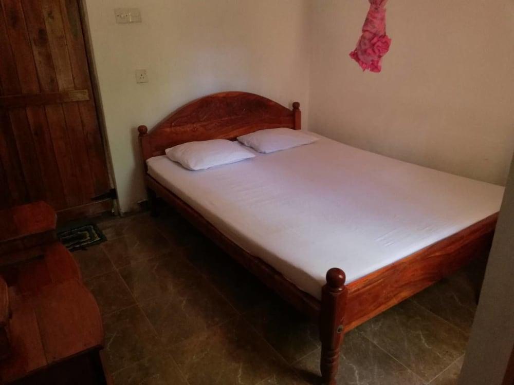 Ambasewana Resort Room