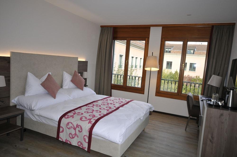 Hôtel des Vignes Room