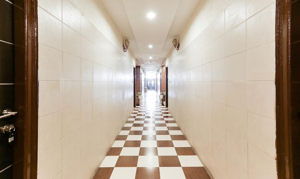 Treebo Highland Ludhiana Lobby