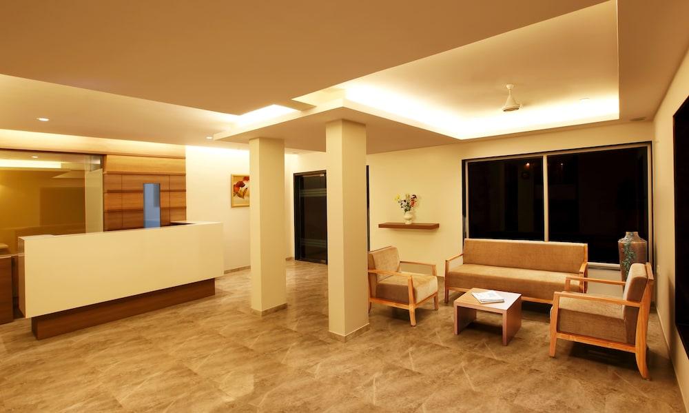 The Hawaii Comforts Lobby