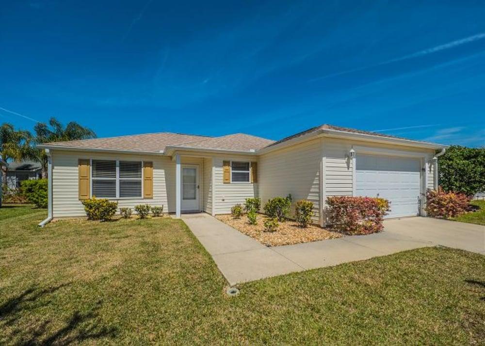 إنجليش إيفي كورت 2600 باي وايت بيليكان في آر