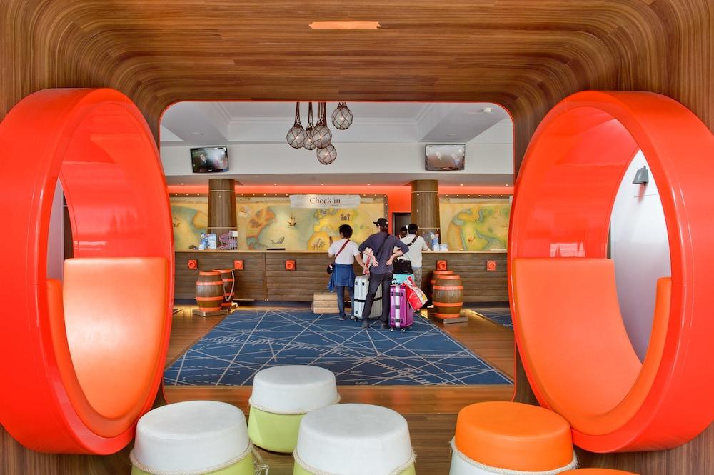 Explorers Hotel  (Including Park Access) Lobby