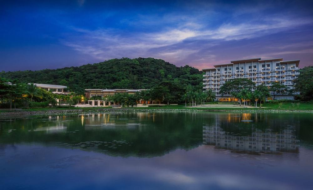 Pico Sands Hotel Exterior