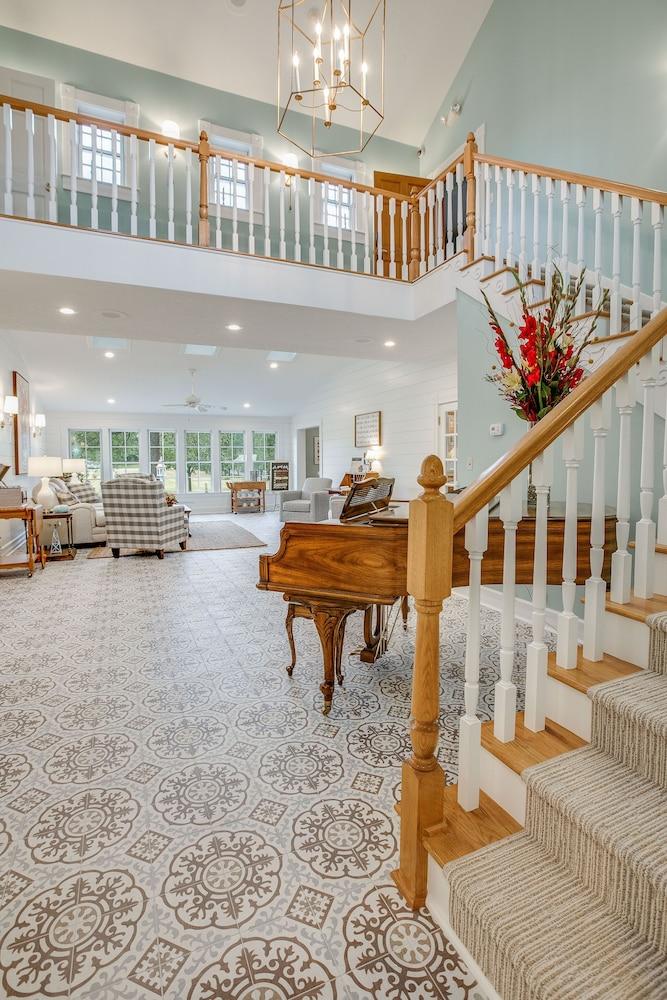 Biddle Point Inn & Event Venue Lobby