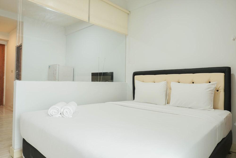 Cozy and Simply Studio Titanium Square Apartment Room