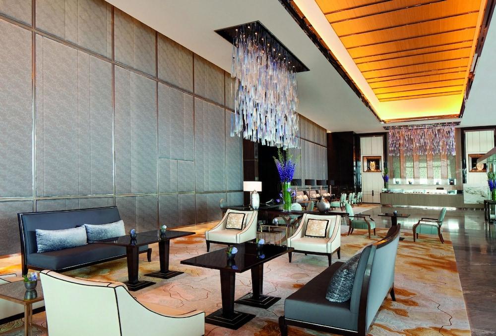 The Ritz-Carlton, Hong Kong Lobby Sitting Area