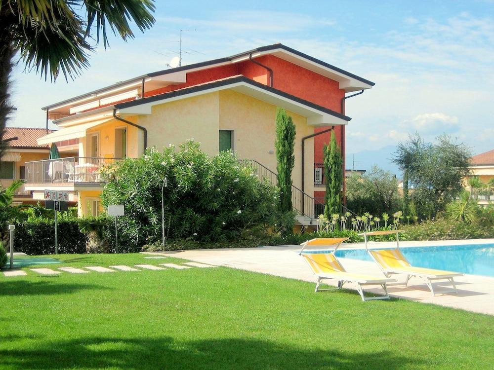 Beautiful Holiday Home in Colà With Swimming Pool Exterior
