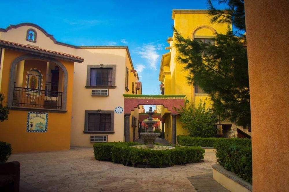 Hotel Suites el Paseo