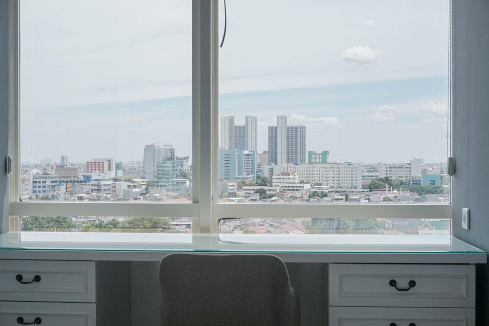 Comfy and Wonderful Studio Menteng Park Apartment Interior