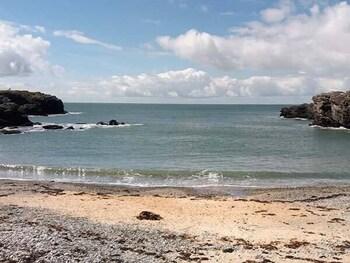 24 Isallt Lodges Beach