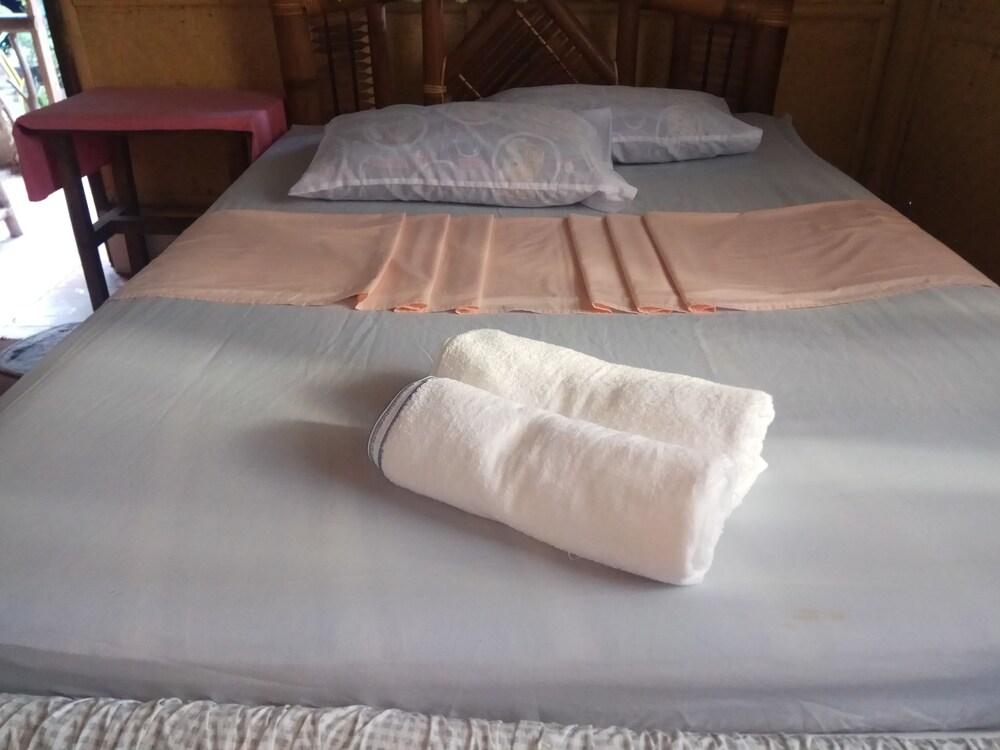 Nipa Hauz Resort Spa
