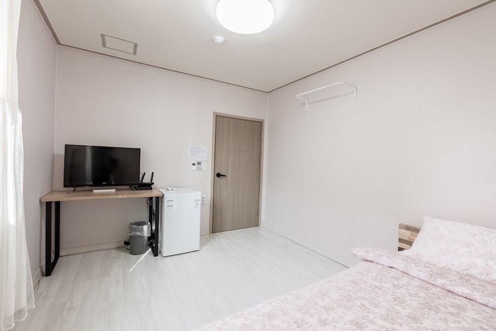 Gongju Einhaus Guesthouse 2 Room