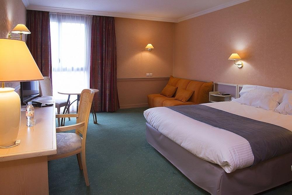 Logis Lyon Est Room