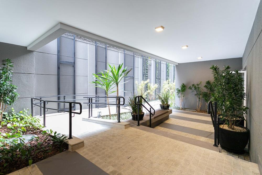 Smart Charlie Consolação Interior Entrance