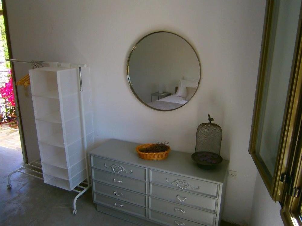 Elea Koundouros Interior