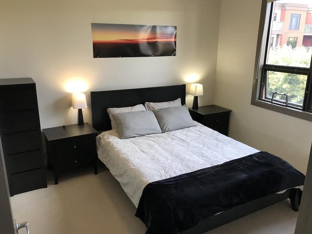 Upper Floor w/ Courtyard View #550