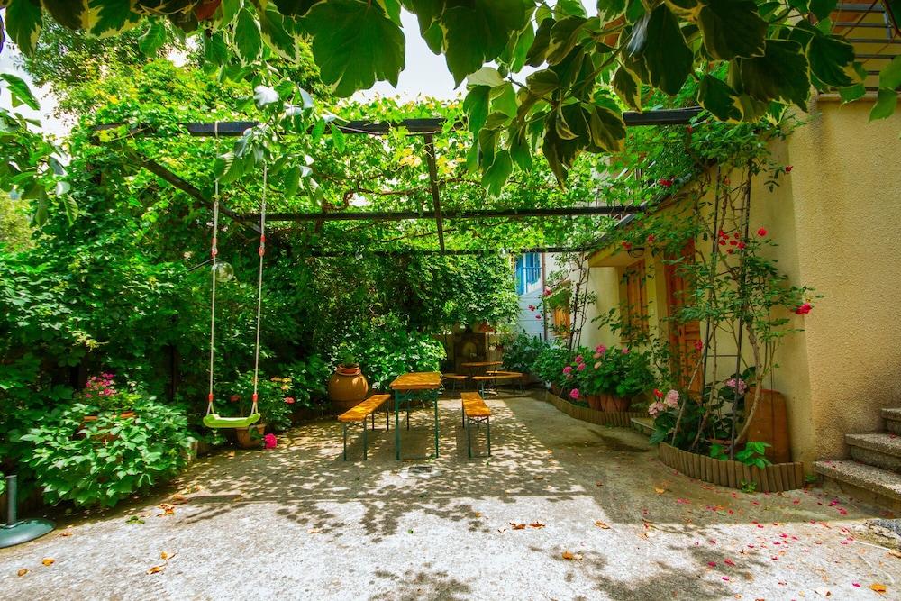Kyveli Cottage