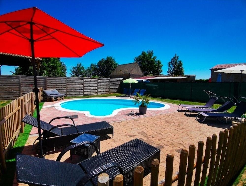 Les Clefs de L Argilière Outdoor Pool