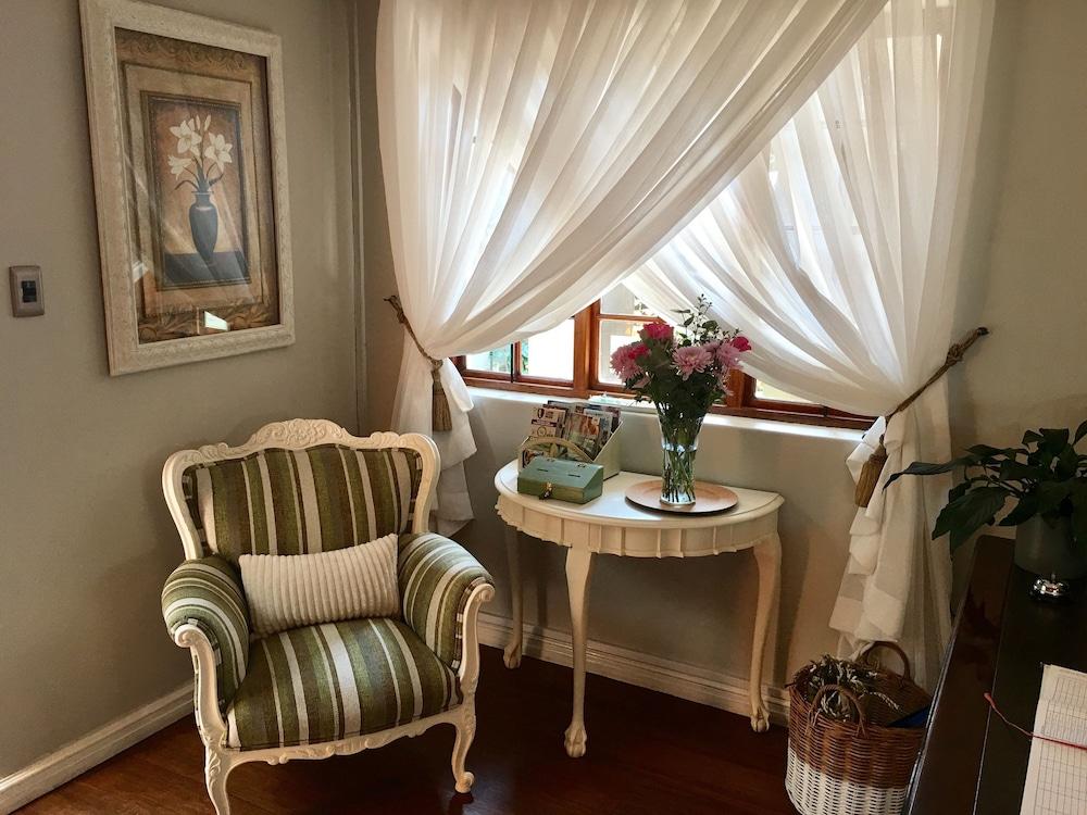 Dunvegan Execu Lodge Reception