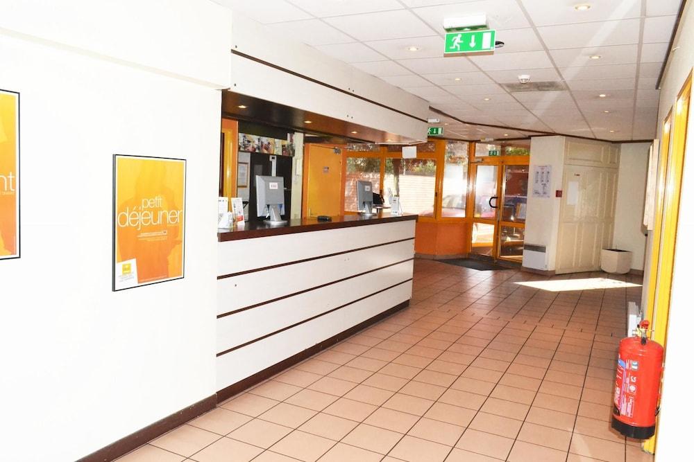 Première Classe Paris Est - Bobigny - Drancy Lobby