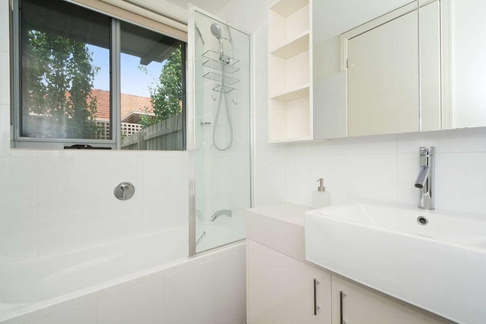 Style in the Heart of Caulfield Bathroom