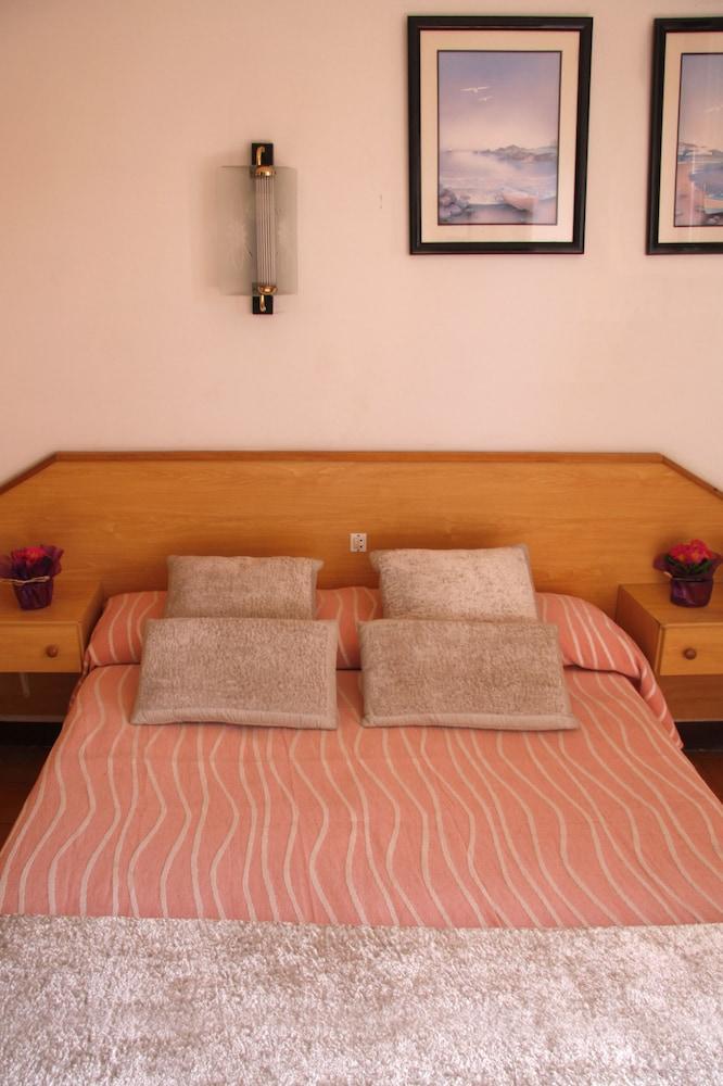 Can Setmanes Room