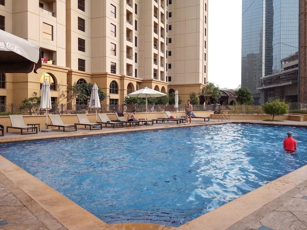 Full Sea View! Gorgeous 2BR in JBR - Sleeps 6! Waterslide