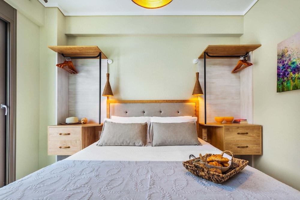 دبليو فيلاز هالكيديكي