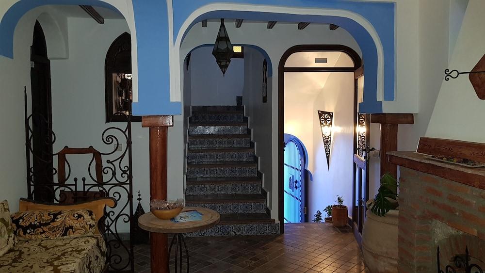 Dar Yakout Lobby Sitting Area