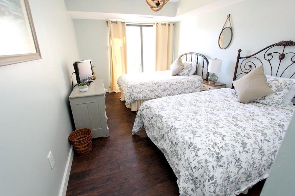 هينلوبين يونيت 803 باي لونج آند فوستر غرفة