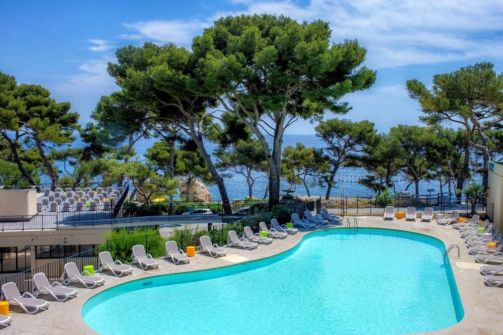 فيلاج كلوب ميلياد كاري لو رويه زحليقة مائية